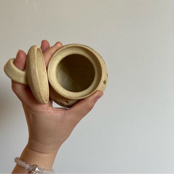 Studio pottery 🍶 garlic jar - Picture 5 of 6